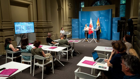 Mit Hörbeispielen: Im Rahmen einer Pressekonferenz wurde das Südtiroler Musikarchiv im Landesamt für Film und Medien im Kulturressort des Landes mit neuer Website im Landespressesaal vorgestellt. (Foto: LPA/Fabio Brucculeri)