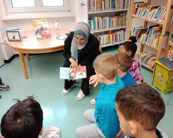 In occasione della Giornata mondiale della diversità culturale, del dialogo e dello sviluppo il 21 maggio, il Servizio di coordinamento per l'integrazione organizza per la quarta volta la giornata di letture #multilingual, da un'idea dell'Ufficio educazione permanente e lingue della Ripartizione cultura tedesca. (Foto: USP/KOI)