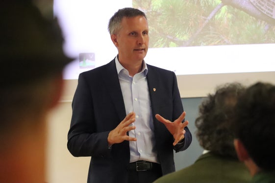 Forstwirtschaftslandesrat Luis Walcher: Ich wünsche den neuen Jagdaufsehern alles Gute für ihre neue Aufgabe und bin überzeugt, dass sie dazu beitragen werden, dass die Jagd auch in Zukunft ihr gutes Ansehen in Südtirol behält. (Foto: LPA/Maja Clara)