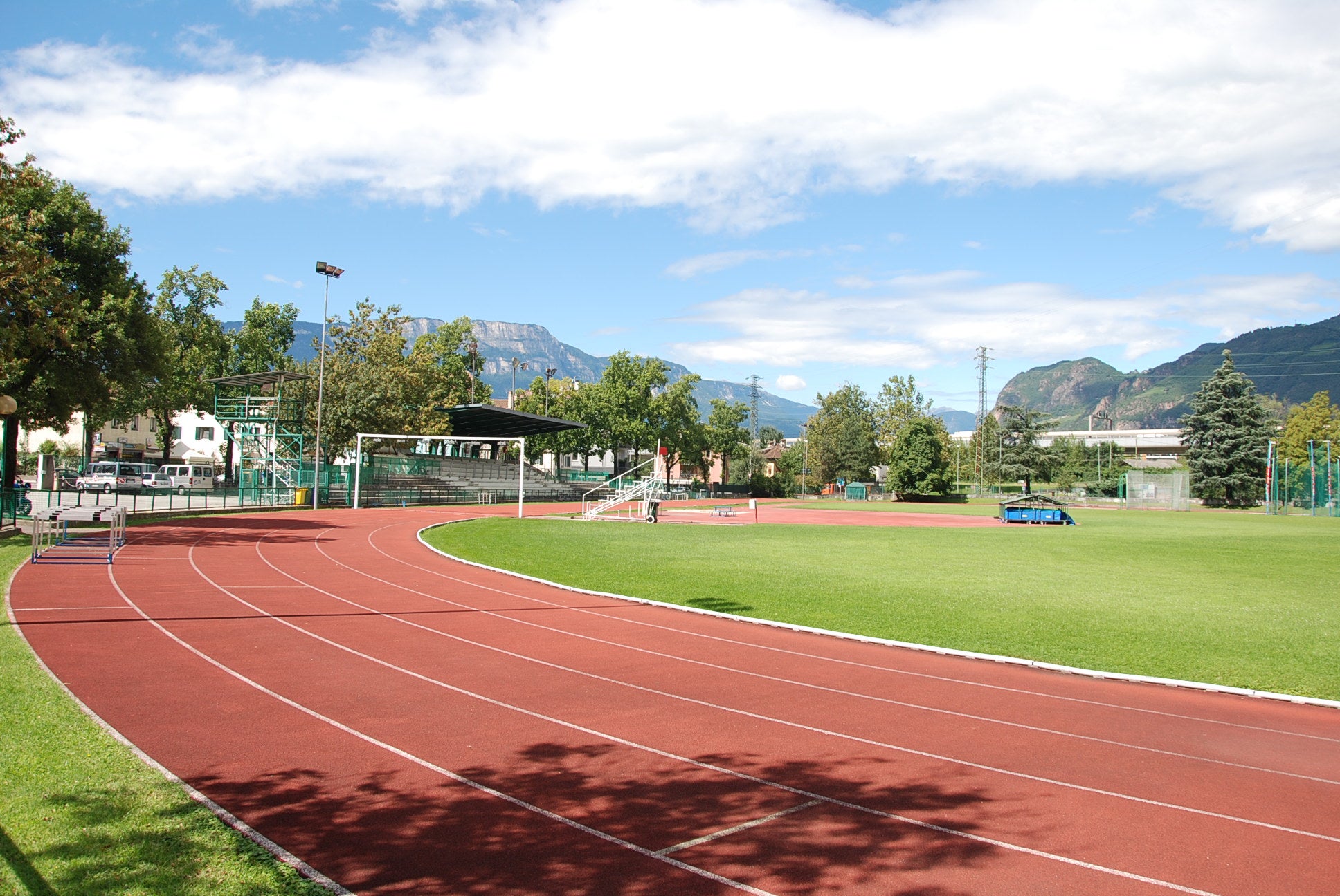 La Scuola provinciale per professioni sociali Hannah Arendt invita ad una corsa di beneficenza che si svolgerà al campo CONI di Aslago a Bolzano (Foto: Comune di Bolzano)