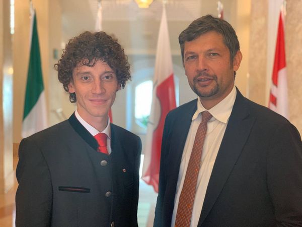Le vizepresidënt Daniel Alfreider y le diretur dl Istitut Cultural Ladin Cesa de Jan Denni Dorigo ó renforzé la colaboraziun ince al intern dl'Euregio (Foto: USP) 