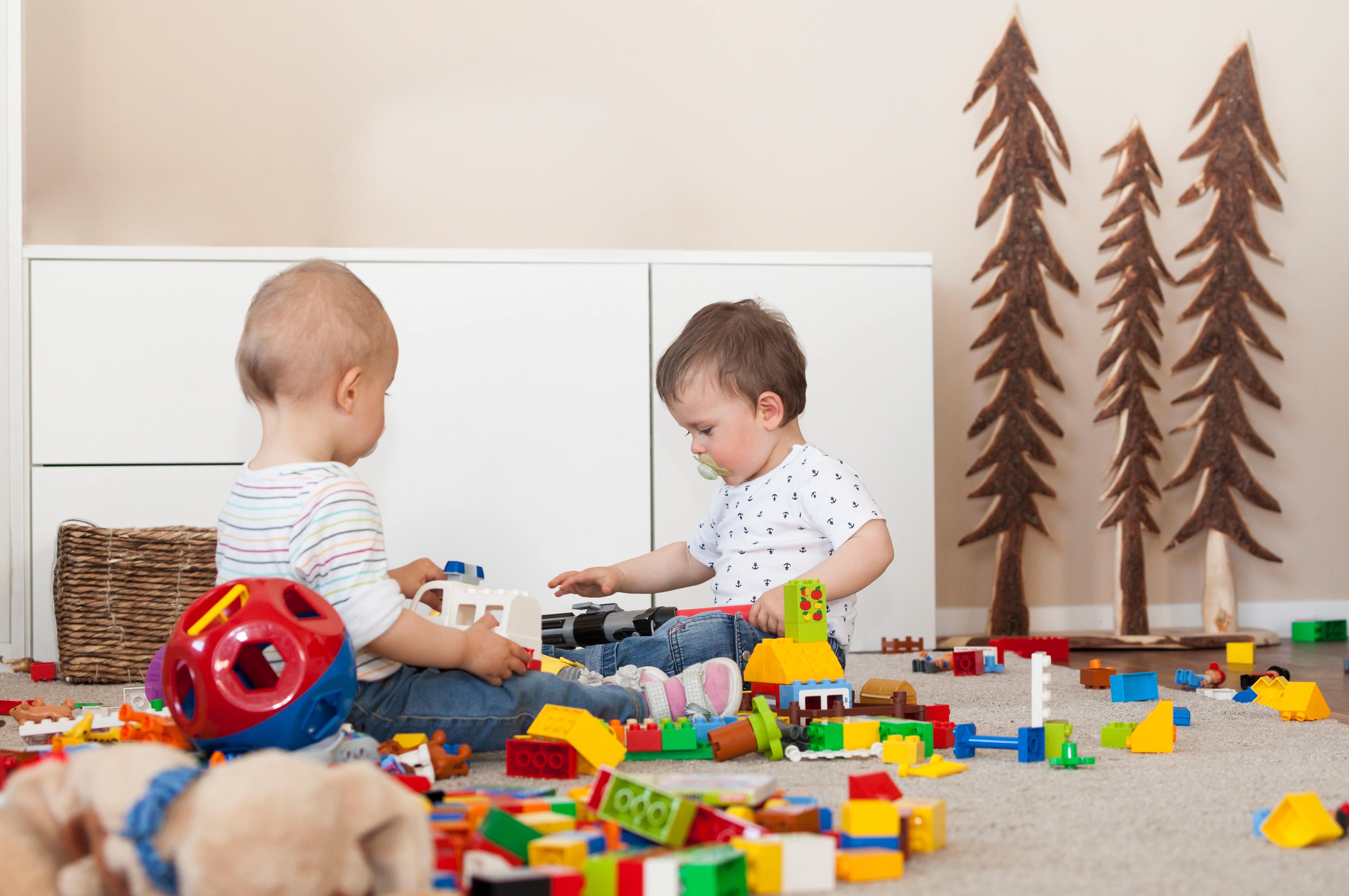 Um Spielgruppen auch in kleinen, strukturschwachen Gemeinden einrichten zu können, hat die Landesregierung auf Antrag  von Familienlandesrätin Pamer die Finanzierungskriterien im Bereich der Familienbildung angepasst. (Foto: LPA/Familienagentur/Ingrid Heiss)