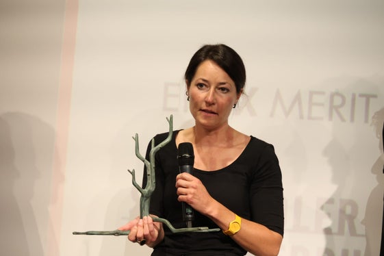 L’artista Christine Runggaldier ha vinto l’edizione di quest’anno del Premio Ert X Merit Ladin con la sua opera “Deventé”. (Foto: USP/Ingo Dejaco)