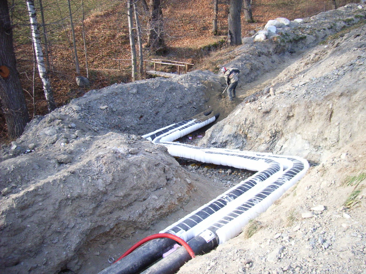 Possono essere richiesti contributi per il risanamento di edifici pubblici, la costruzione di condotte di teleriscaldamento e teleraffreddamento e per lo sviluppo della capacità di ricerca e innovazione (Foto: USP/Ripartizione Europa)