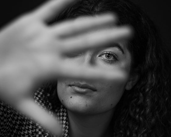 Immer noch sind viele Frauen in Südtirol Gewaltsituationen ausgesetzt, doch die Beratungszahlen zeigen, dass Hilfe in Anspruch genommen wird und ankommt. (Foto: Pixabay. Das Foto darf nur im Zusammenhang mit dieser Aussendung verwendet werden.)