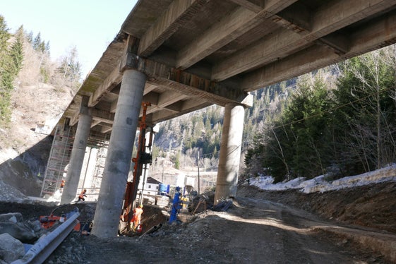 Proseguono senza sosta gli interventi di manutenzione straordinaria sul ponte lungo la strada statale del Brennero a nord di Colle Isarco, nel comune di Brennero. (Foto: USP/Ingo Dejaco)