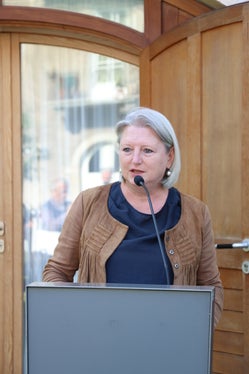 Landeskonservatorin Karin Dalla Torre: Bedeutende Archivbestände wahren und ihnen Sichtbarkeit verleihen. (Foto: LPA/Monika Pichler)