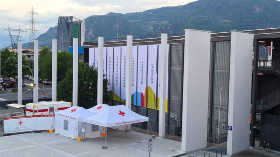 Il Centro di prima accoglienza per i profughi ucraini presso la Fiera di Bolzano (Foto: Agenzia della Protezione civile/Matteo Vischi)