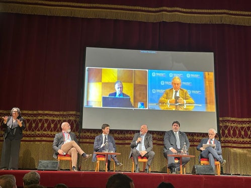 La tavola rotonda con i ministri Pichetto Fratin, Lollobrigida e Urso e i governatori Acquaroli, Bonaccini e Solinas. (Foto: ASP) 