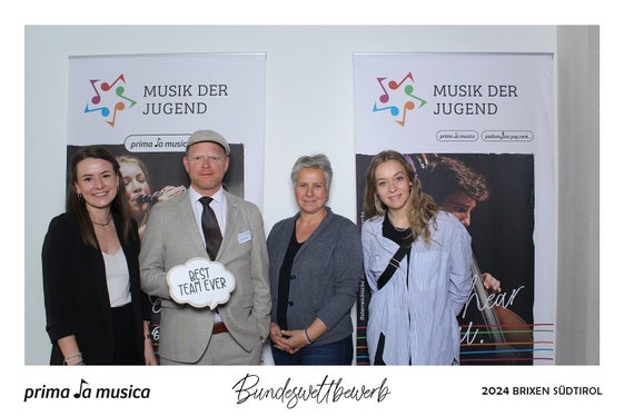 Organisationsteam Musik der Jugend (v.li): Carina Pusch, Bundesgeschäftsführer Peter Hofmayer, Silvia Schwarzenberger, Theresa Bumberger (Foto: LPA/Musik der Jugend
