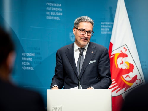 „Mit der Agenda Bozen setzen wir wichtige Akzente für die nachhaltige Entwicklung der Landeshauptstadt. Unser Ziel ist es, durch gezielte Investitionen die Lebensqualität der Menschen zu verbessern und den Verkehr effizienter zu gestalten“, erklärte Landeshauptmann Arno Kompatscher. (Foto: LPA/Fabio Brucculeri)