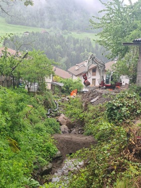 Durante gli interventi, che dovrebbero durare circa tre mesi, verrà realizzata una piccola barriera di contenimento sopra la frazione di Tisana (Foto: ASP/Ufficio Sistemazione bacini montani sud)