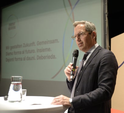 Il presidente della Comunità Comprensoriale del Burgraviato Alois Peter Kröll. (Foto:ASP)