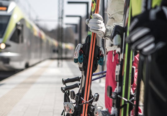 Direkt, bequem und umweltschonend von Rom ins Eisacktal oder Pustertal zum Sikurlaub fahren - das geht ab 17. Februar mit dem Direktzug Rom-Innichen. (Foto: IDM/Manuel Kottersteger)