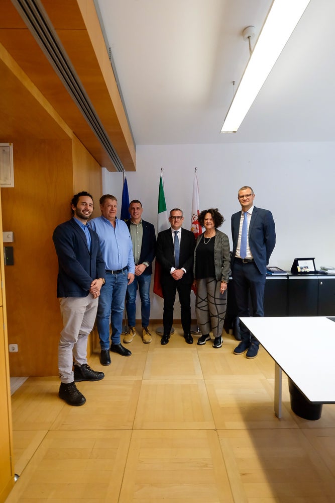 Da sinistra Davide Gemmellaro, Manfred Gasser, Michael Auer, l'assessore Christian Bianchi, Marina Albertoni e Thomas Hasler. (Foto: ASP/Gianluca Crocco)