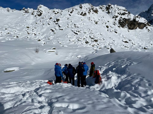 Auch für Mitglieder der Gemeinden-Lawinenkommissionen bietet der Lawinenwarndienst regelmäßig Fortbildungen an. Im Bild beim Kurs am 26. Jänner in Steinhaus (Foto: LPA/Lawinenwarndienst Südtirol)
