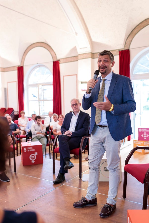LR Alfreider: Das Land setzt in erster Linie auf den Ausbau des öffentlichen Nahverkehrs. Straßen wie in früherem Ausmaß wird es nicht mehr geben. (Foto: LPA/Tiberio Sorvillo)