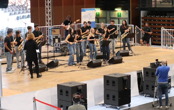 Stamane (21 settembre) a Bolzano, al Palasport di via Resia, è stato inaugurato l’anno scolastico 2023/24 della scuola in lingua italiana alla presenza dei vertici dell’istituzione scolastica  (Foto: ASP/Gianluca Crocco)