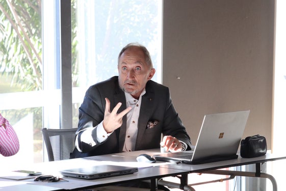 Markus Solinger della Lia Rumantscha all'evento di lancio del progetto Interreg DIGI-RLF il 18 febbraio all'Eurac di Bolzano. (Foto: USP/Maja Clara)