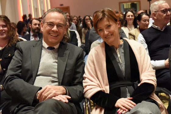 Il direttore delle scuole e degli asili ladini ladini Heinrich Videsott insieme all'Intendente scolastica Sigrun Falkensteiner. (Foto: Ochsenreiter)