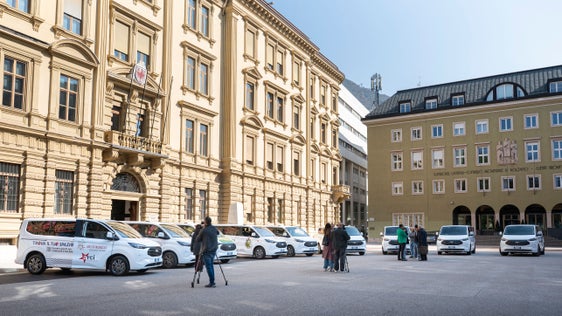 I nuovi mezzi, presentati in occasione di una conferenza stampa tenutasi il 23 marzo, sono stati acquistati da altrettante associazioni giovanili del territorio con il contributo dell’Ufficio Politiche giovanili della Provincia autonoma di Bolzano e della Fondazione Cassa di Risparmio. (Foto: USP/Fabio Brucculeri)