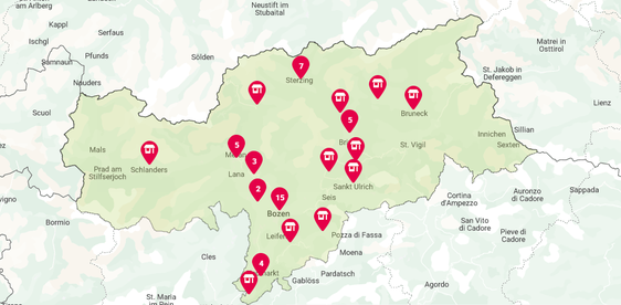 Digi Points sind bereits in zahlreichen Südtiroler Gemeinden vorhanden und bieten Unterstützung bei digitalen Problemen. Sie sollen weiter ausgebaut werden und dafür sucht die Landesverwaltung Freiwillige, die diesen wichtigen gesellschaftlichen Dienst anbieten. (Foto: LPA/Digital now)