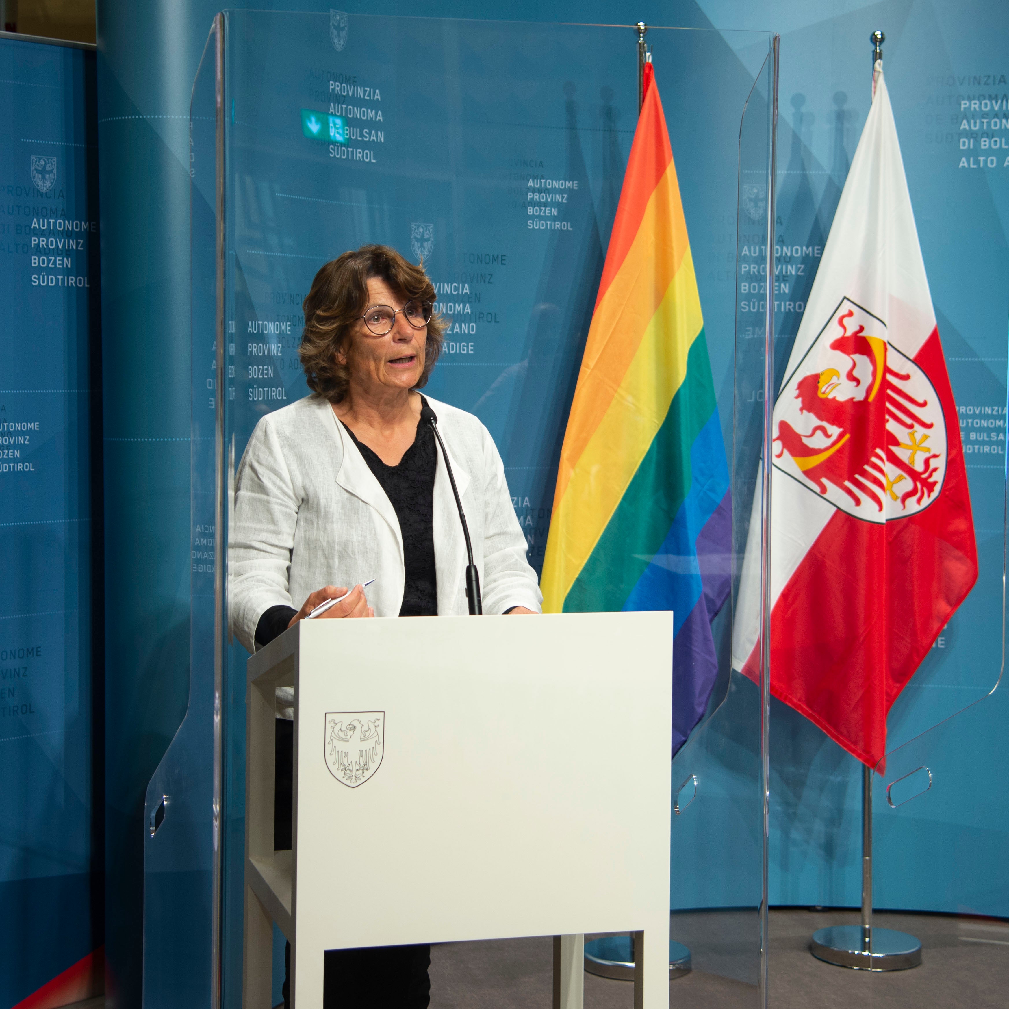 L'assessora Kuenzer: L'indagine sui terreni non utilizzati svolge un ruolo essenziale, soprattutto per la domanda complessiva di spazi: prima di individuare nuovi paesaggi si dovrebbero sfruttare le cubature già utilizzate o i terreni edificabili già esistenti. (Foto: ASP/Fabio Brucculeri)&nbsp;