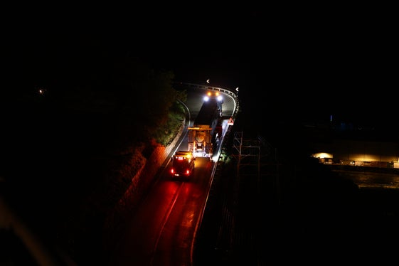 Il trasporto notturno dei nuovi mezzi, avvenuto nelle prime ore del 7 maggio. (Foto: USP/STA/Ivan Brentegani)