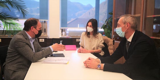  L'assessore Vettorato (a sx), Francesca Tosolini e Mirco Benetello (Foto ASP) 