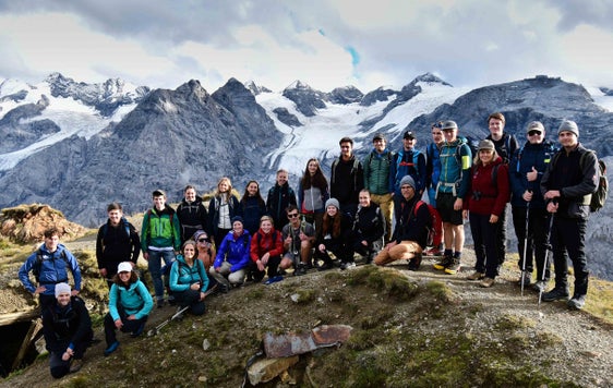 Exkursionen, Vorträge und Workshops standen auf dem Programm des diesjährigen Gletschercamps für Schülerinnen und Schüler im Nationalpark Stilfserjoch. (Foto: Bildungsdirektion/Aspmair)