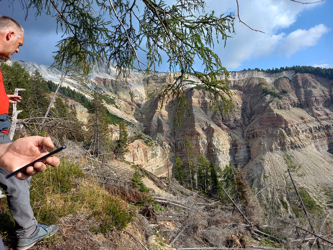 Con un sistema innovativo la segnalazione degli eventi franosi può avvenire online tramite un’apposita app. (Foto: ASP/Ufficio geologia)