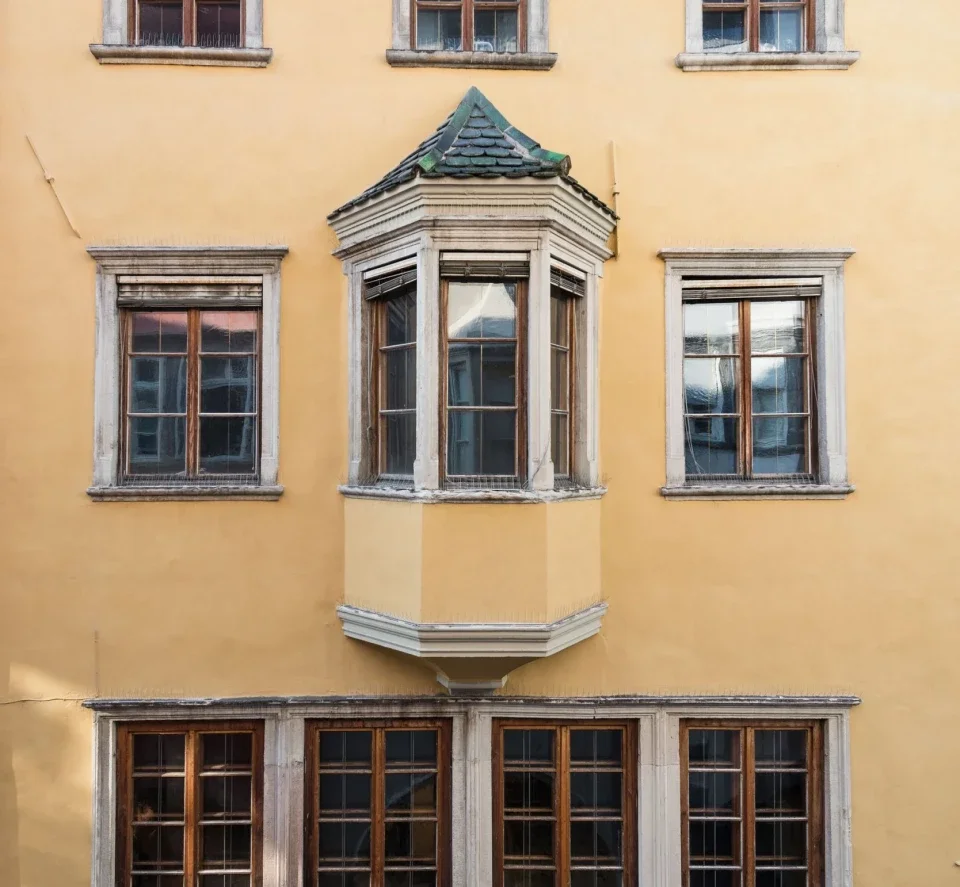 Die Bozner Laubenhäuser, in denen die Kreuzer-Sammlung untergebracht wird, werden erneuert und als Museum umgestaltet. Die Arbeiten, die nun zugeschlagen wurden, sollen 2026 abgeschlossen sein. (Foto: LPA/Betrieb Landesmuseen)