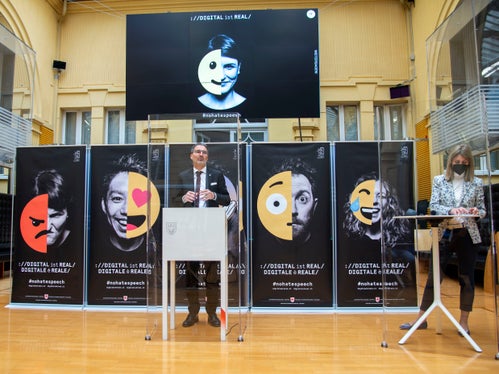 Kompatscher: Non si può fare una legge per imporre un linguaggio non violento. (Foto: ASP/Fabio Brucculeri)