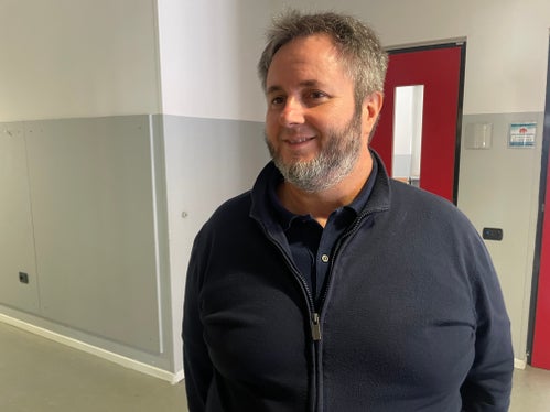 Stefano Monfalcon, preside del Liceo, ha sottolineato l'importanza della collaborazione e dell'intelligenza artificiale nel progetto (Foto: USP/GNews)