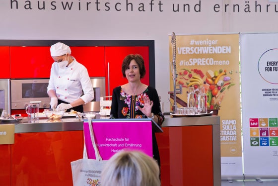 Seit dem Jahr 2018 ist das Land Südtirol dabei, die Lebensmittelverschwendung aktiv anzugehen, sagte Amtsdirektorin Petra Frei. (Foto: LPA/Greta Stuefer)