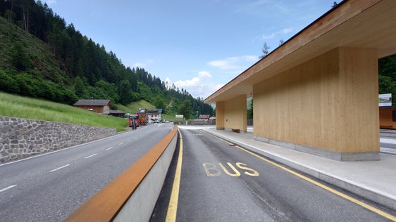Bequem Umsteigen zwischen Auto, Bus und Rad, das wird künftig am neuen Mobilitätshub in Birchabruck möglich sein. (Foto: LPA/Straßenbau Mitte-Süd)