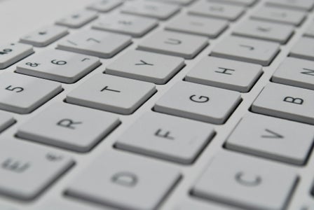 Die Landesregierung hat dem neuen amtlichen Regelwerk und Wörterverzeichnis der deutschen Rechtschreibung zugestimmt, das der Rat für deutsche Rechtschreibung Ende 2023 vorgelegt hat. (Foto: Unsplash)