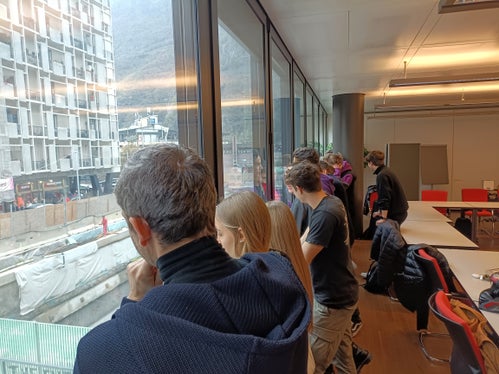 Auch die Berufe im Bauwesen wurden im Rahmen Orientierungstage beleuchtet, im Bild der Blick auf die Großbaustelle im Zentrum von Bozen (Foto: LPA/Christine Zingerle)