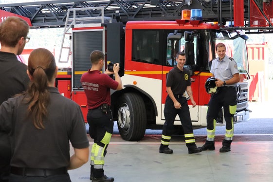 Da oggi (4 settembre), i partecipanti selezionati seguiranno nove mesi di formazione teorica e pratica. Nella foto, all'estrema destra, l'istruttore Felix Reggiani. (Foto: ASP/Maja Clara)