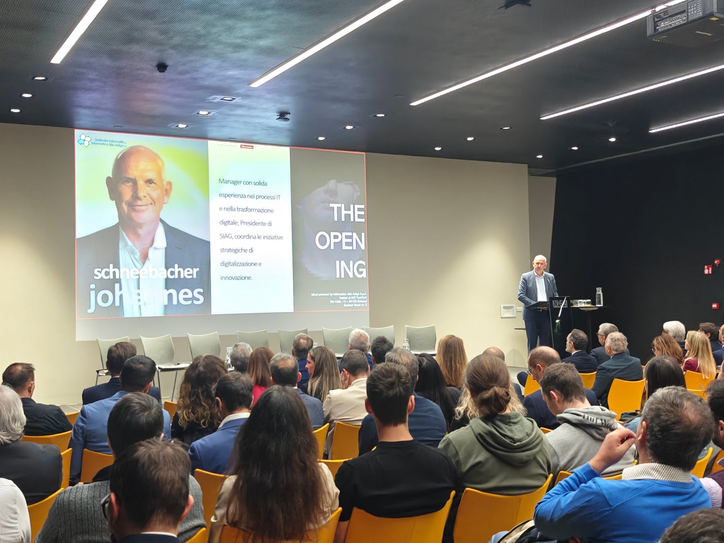 Wie wichtig es sei, dass das Land Südtirol als Akteur und nicht als Zuschauer des Wandels auftreten müsse, betonte Johannes Schneebacher, der Präsident des SIAG-Verwaltungsrates. (Foto: LPA/Ursula Pirchstaller)