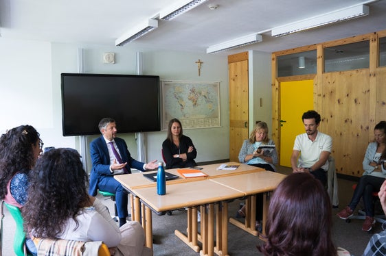 L’assessur ti á fat les aodanzes por n bun ann de scora, recordan che l’entusiasm, la pasciun y la motivaziun é componëntes fondamentales dl’insegnamënt. (Foto: ASP)