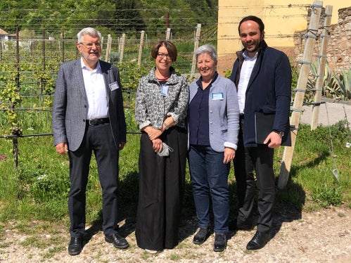 Rudolf Meraner, Gertrud Verdorfer, Christine Gasser und Landesrat Philipp Achammer in Tramin (Foto: LPA/ Helga Huber)