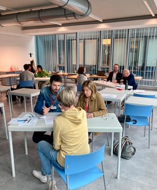 Si potrà simulare la produzione scritta in prima persona, scrivendo un tema in italiano o in tedesco di un livello a scelta. Gli esaminatori lo correggeranno e daranno un feedback personalizzato. (Foto: ASP)