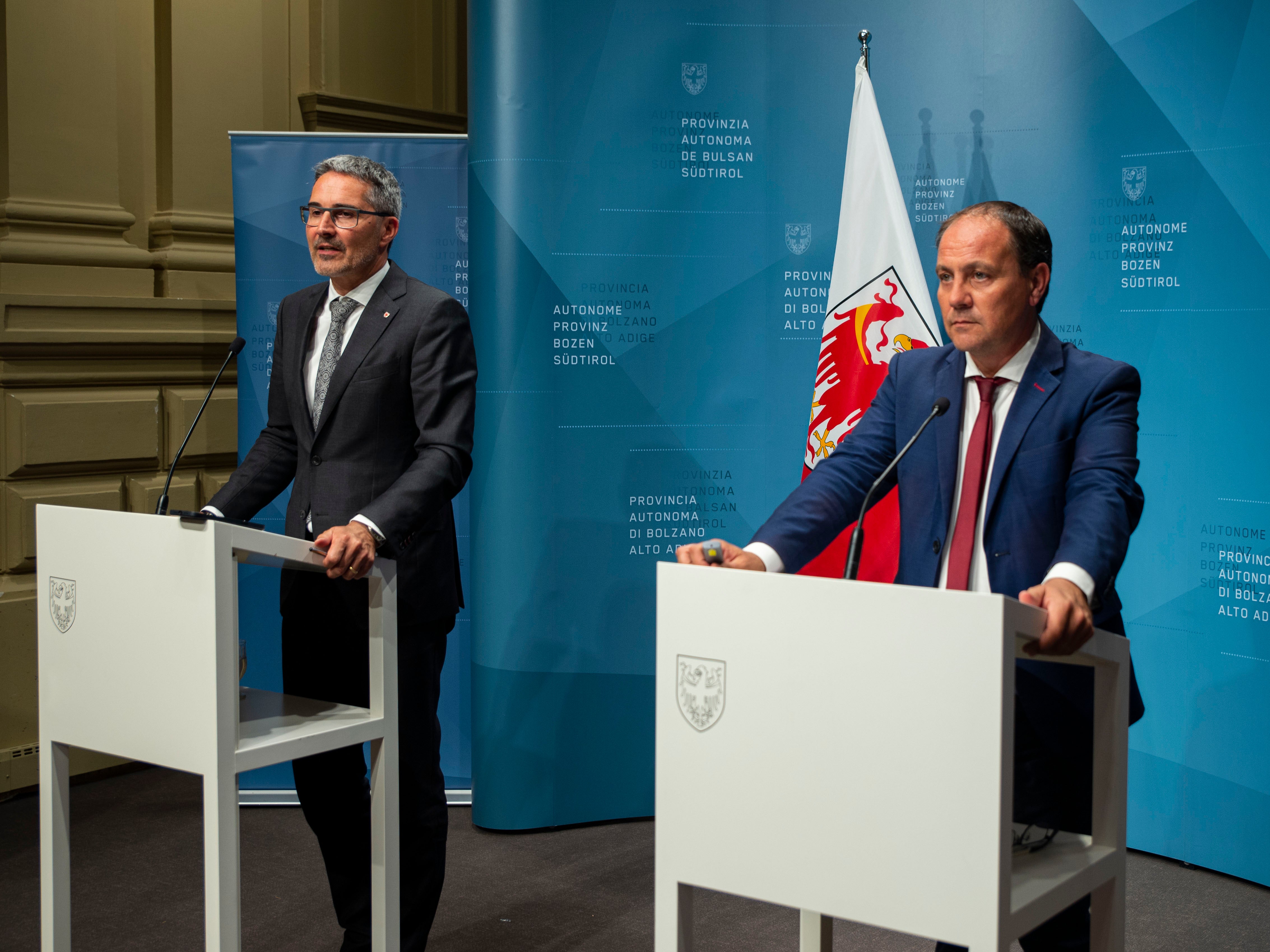 Richieste duplicate, triplicati gli investimenti: Questi sono i dati principali sui contributi per l’efficienza energetica e le energie rinnovabili illustrati oggi (13 giugno) dal presidente della Provincia Arno Kompatscher (a sinistra) e dall'assessore provinciale Giuliano Vettorato.  (Foto: ASP/Fabio Brucculeri) 