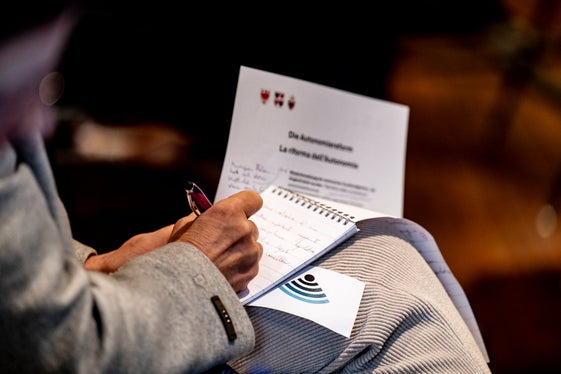 La prossima tappa, verso l’approvazione definitiva del disegno di legge costituzionale sulla riforma dello Statuto di autonomia, sarà la seduta straordinaria del Consiglio provinciale di Bolzano, in programma il 22 aprile (Foto: USP/Manuela Tessaro)