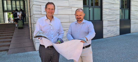 Il direttore di Ripartizione patrimonio Daniel Bedin e l'assessore Massimo Bessone. "La programmazione delle attività di dismissione del patrimonio della Provincia ci consente di riordinare e gestire meglio i beni immobiliari pubblici” (Foto: ASP/Anna Pitarelli) 