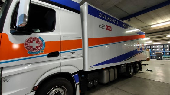 Ausdruck des Zivilschutz-Netzwerkes: der Lastwagen voller Medikamente für Menschen in Not im Kriegsgebiet in der Ukraine (Foto: LPA/Zivilschutz Weißes Kreuz)