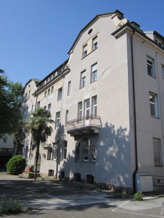 Am ehemaligen ENEL-Gelände, zwischen der Dantestraße und der Marconistraße in Bozen, wird das Südtiroler Archäologiemuseum seinen neuen Standort erhalten. Landesrat Bianchi hat dafür nun ein Dekret zur Einleitung des Enteignungsverfahrens unterzeichnet. (Foto: LPA) 