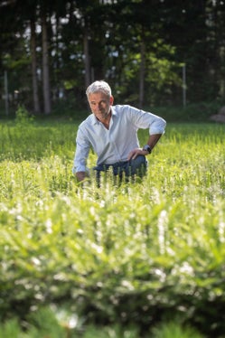 Il bosco ha un significato importantissimo, a cospetto con la crisi climatica, ha detto l'assessore provinciale alle Foreste Arnold Schuler (Foto: ASP/Ivo Corrà)