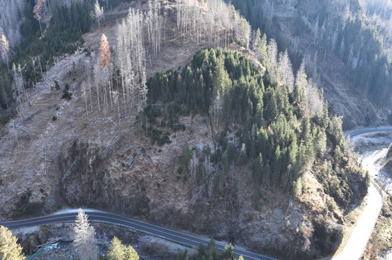 Secondo le previsioni, gli approfondimenti del progetto prevedono circa 36 barriere paramassi, per una lunghezza complessiva di circa 1247 metri. (Foto: USP/Dipartimento Infrastrutture e Mobilità)